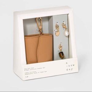 Brown headphone and coin purse case